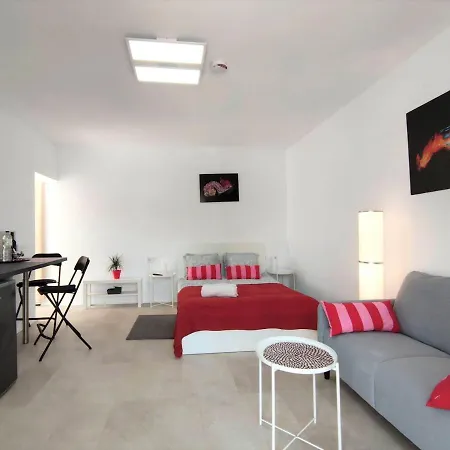 Fantastico-1-top-studio-zentrum-puerto-de-la-cruz-teneriffa-300-meter-zum-meer *